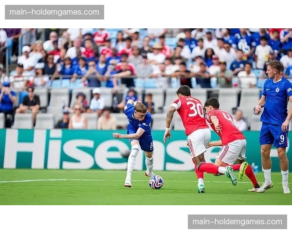 终场哨响,因净胜球劣势暂列第五的切尔西众将神情凝重